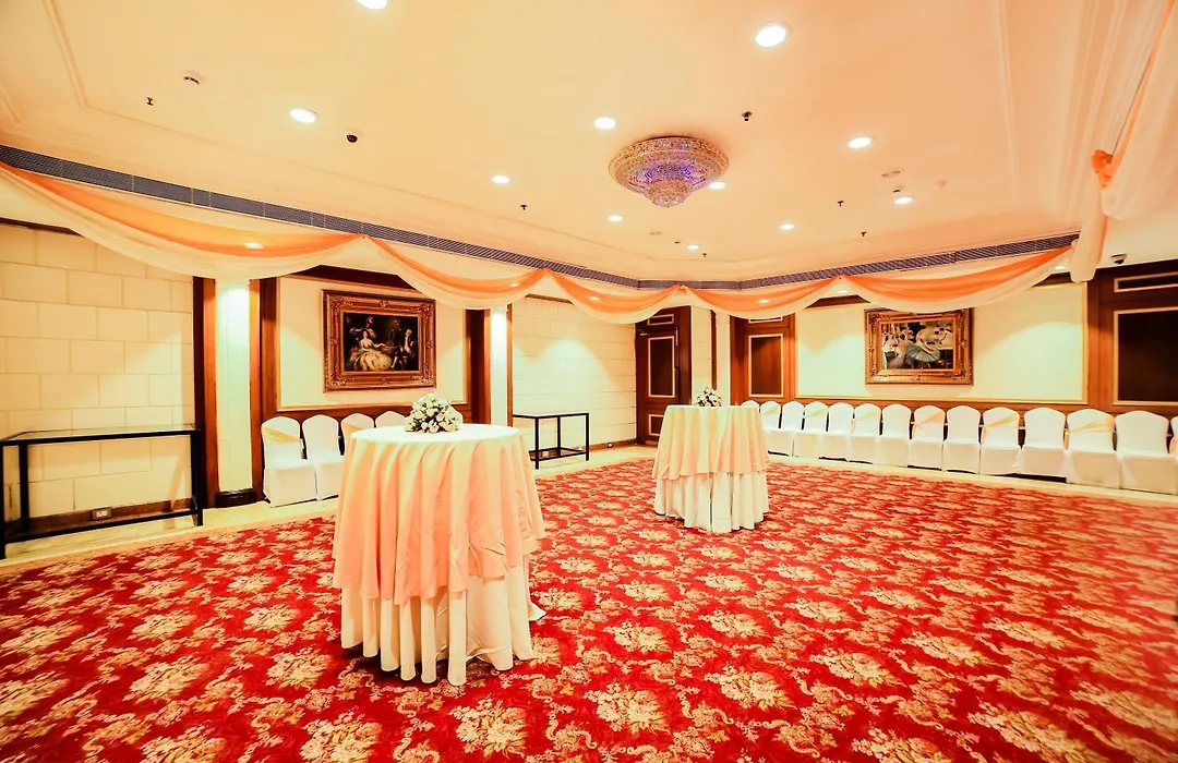 Hotel The Royal Plaza-1