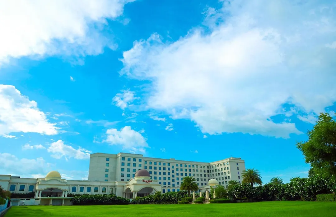 Ramada By Wyndham Lucknow Hotel And Convention Center-1
