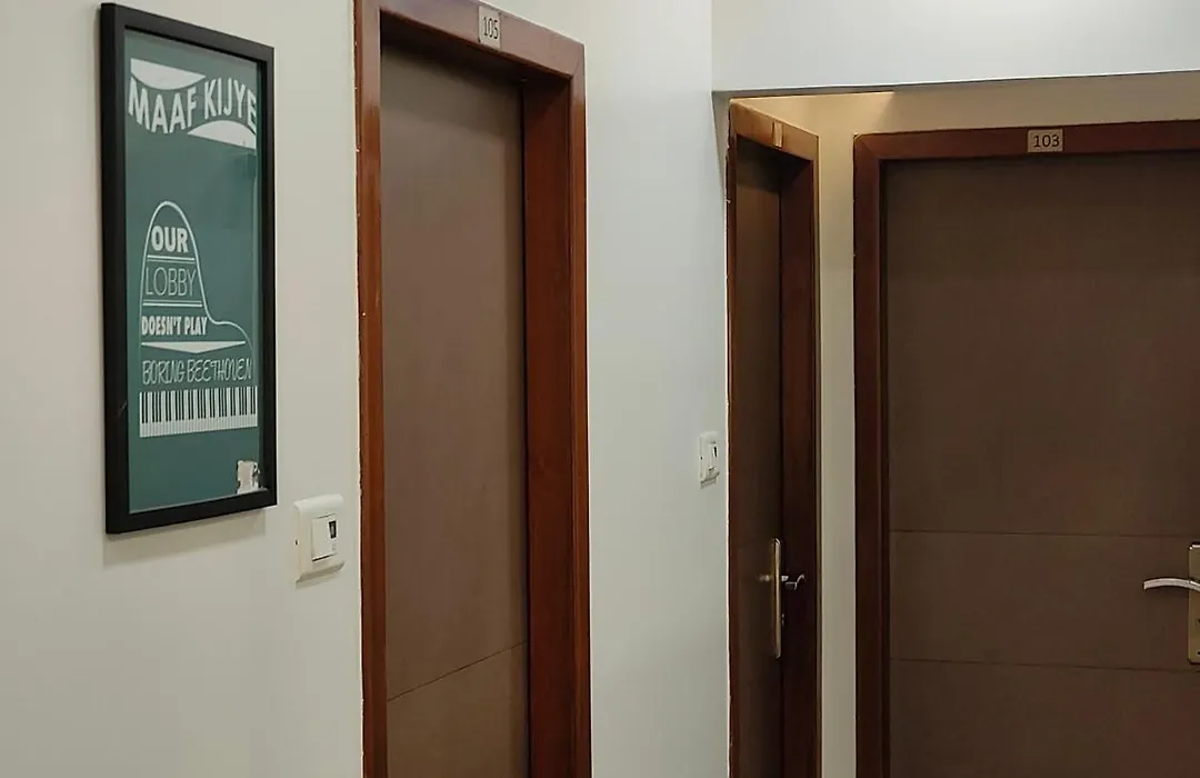 Apollo Guest House - Colaba Causeway-1