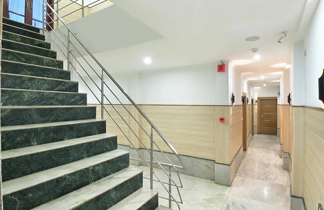 Hotel Hari Piorko - New Delhi Railway Station-1