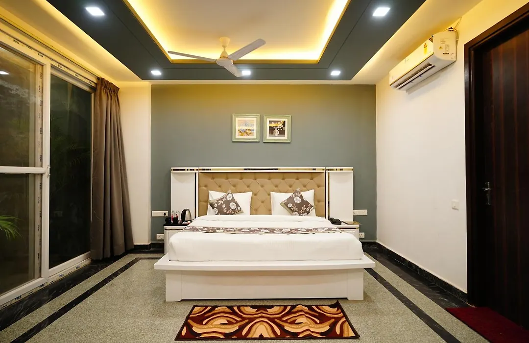 Posh Garden Inn Artemis Hospital Road Gurgaon-1