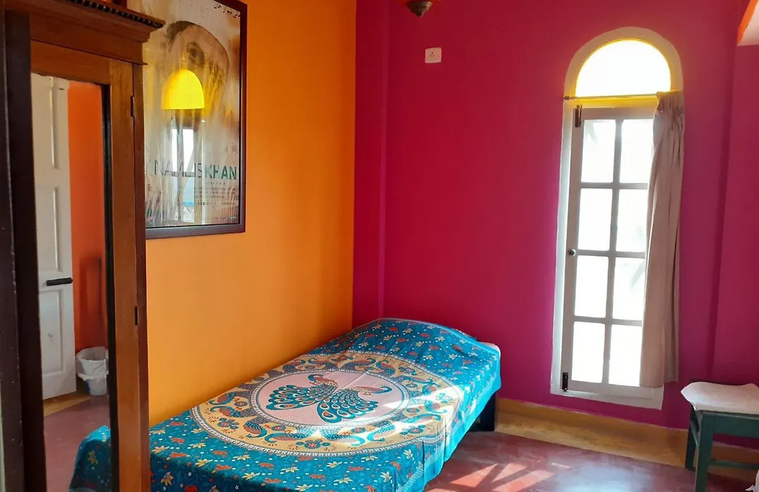 Holi-Wood Guesthouse-1
