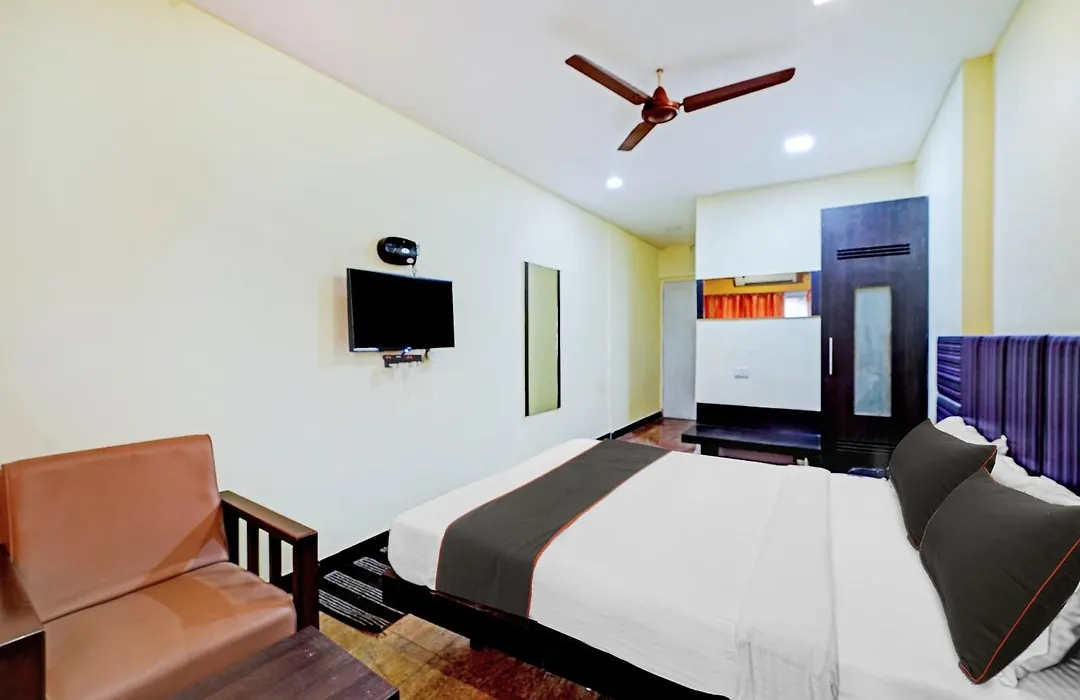 Collection O 81666 Cedar Hotel-1
