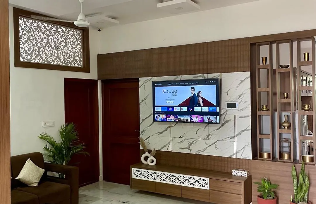 Karni Nivvas - Luxury Redefined-1