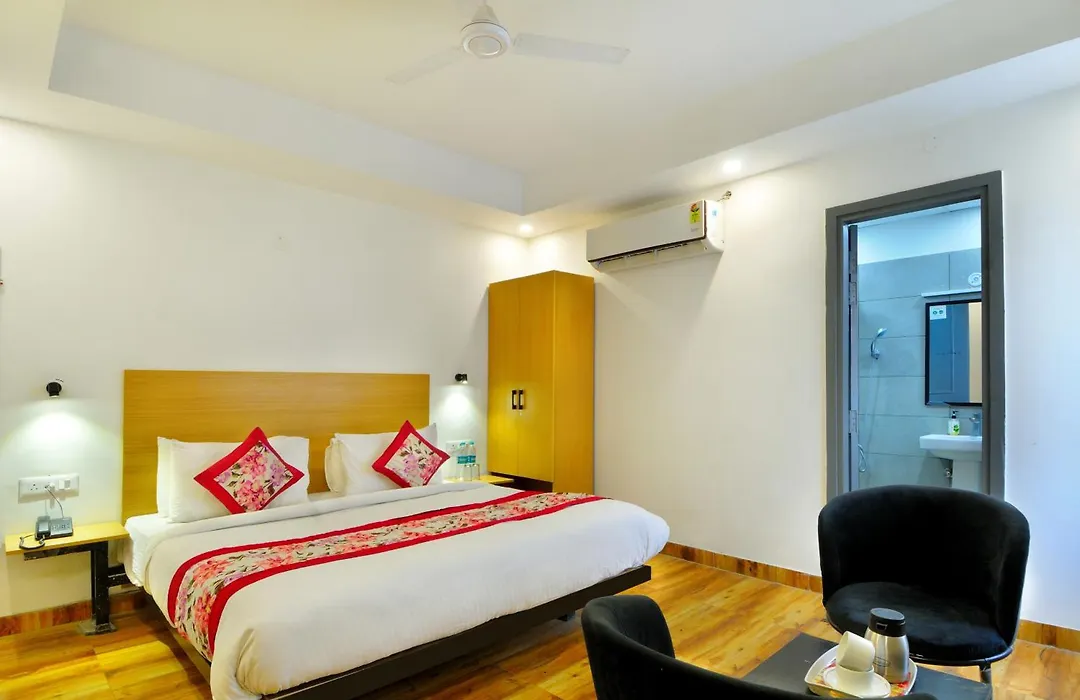 Hotel Emporio Near New Delhi Railway Station-1