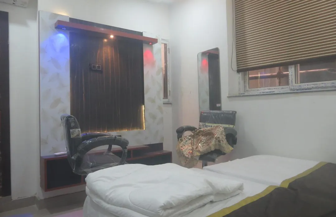 Rajmahal Resort Banquet Hall And Hotel-1