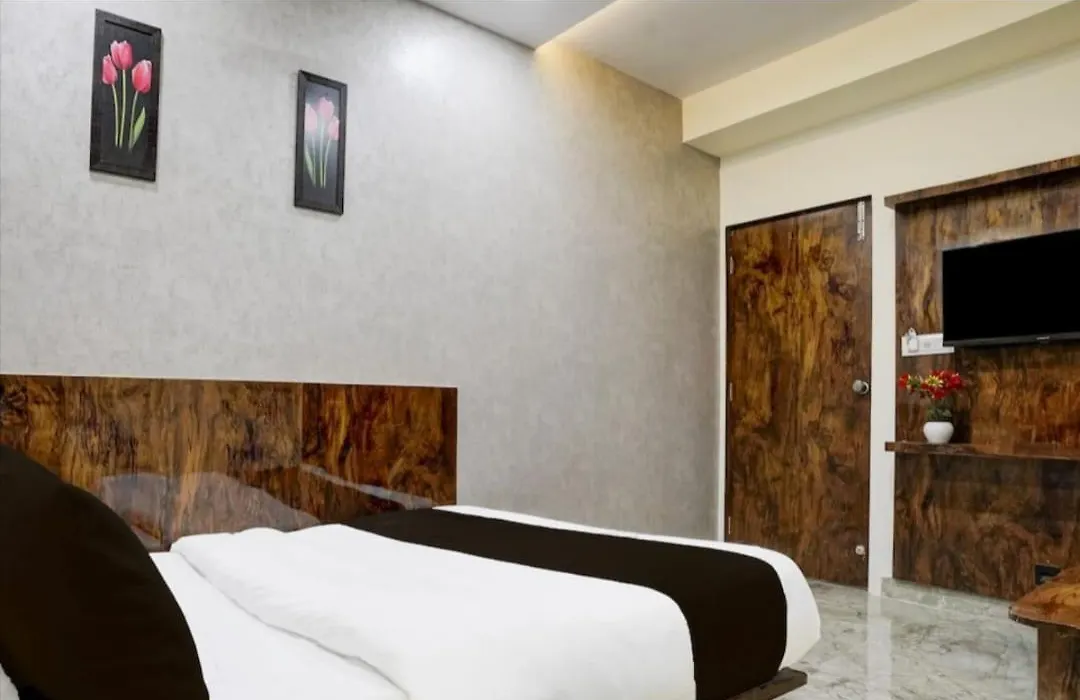 Hotel Shubham Inn Thaltej Ahmedabad-1