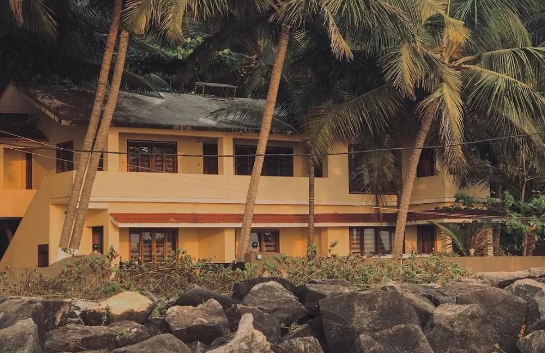 Kizhunna Rock Beach House-1