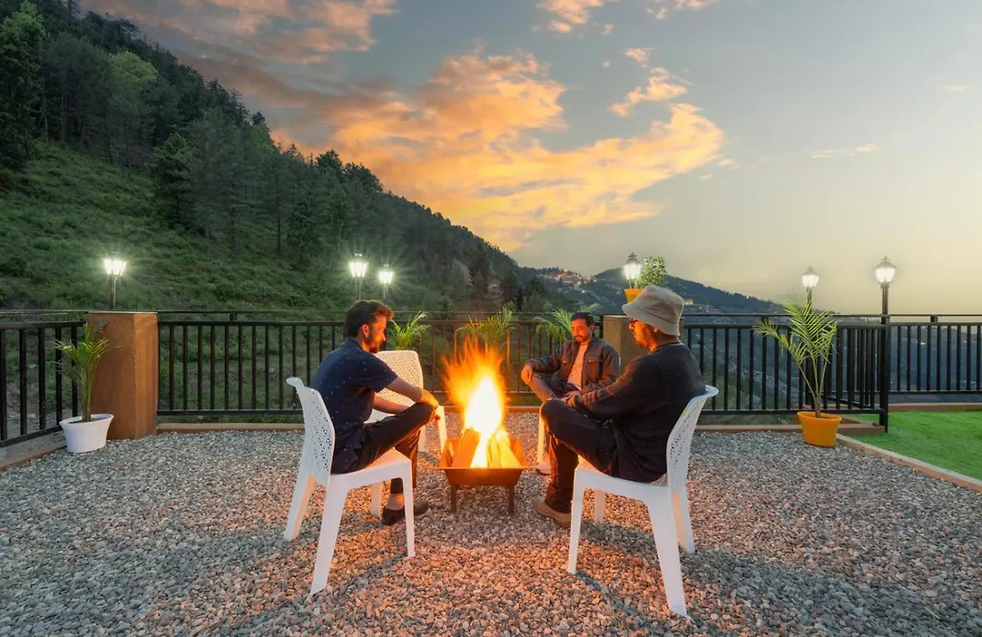 Kufri Uphills L Property Of The Year I Serviced Villa I Couple Friendly I Pvt Balcony I Open Air Terrace I Bonfire I Charvi Retreat By Exotic Stays-1