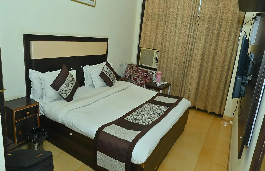 Goyal Plaza Hotel 5 Mint. Waling Distance From Pushkar Lake-1
