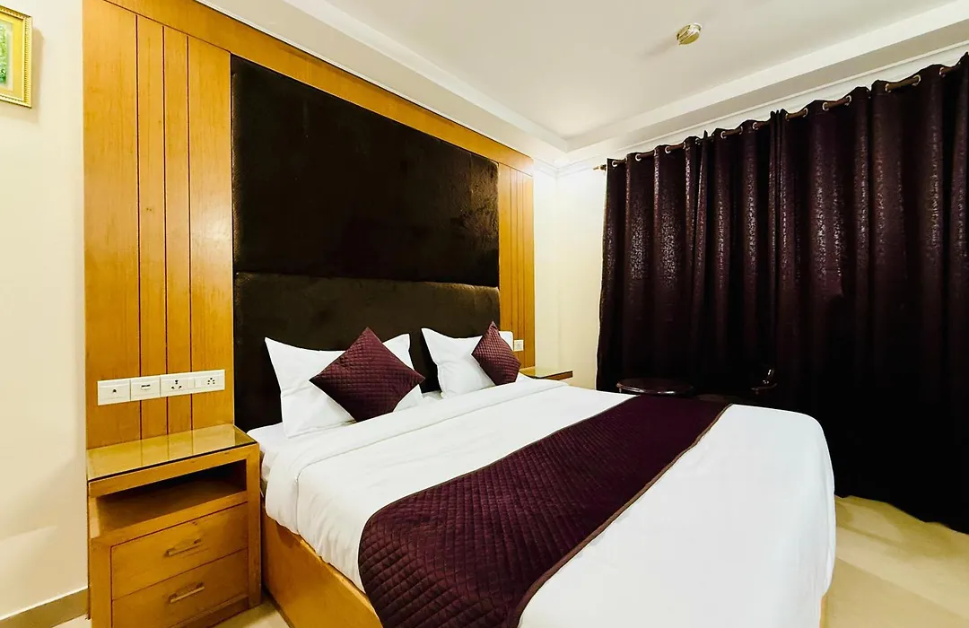 The Luxe Jpm Bed And Breakfast-1