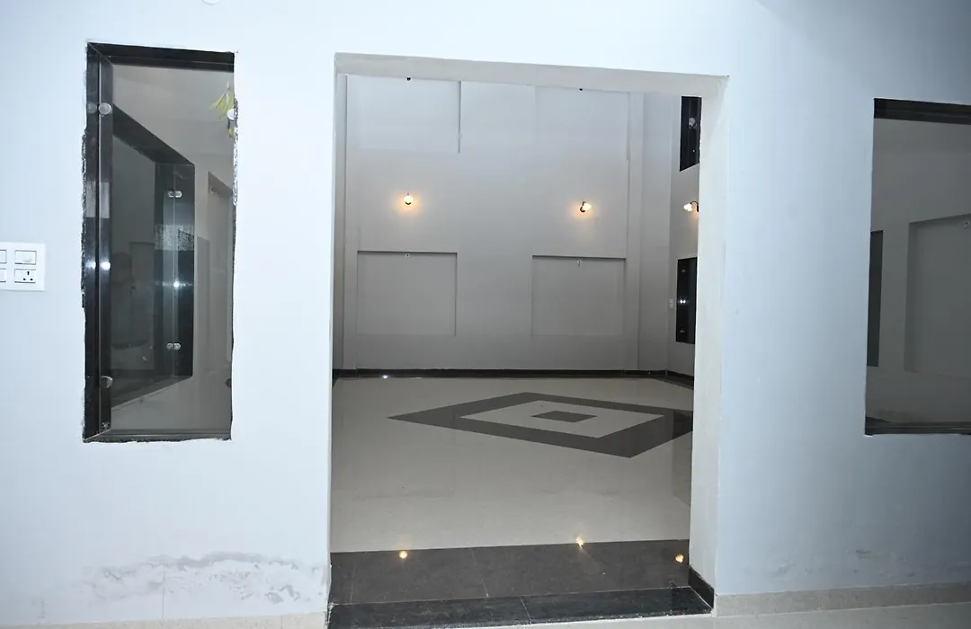 Hotel Rrr Palace-1