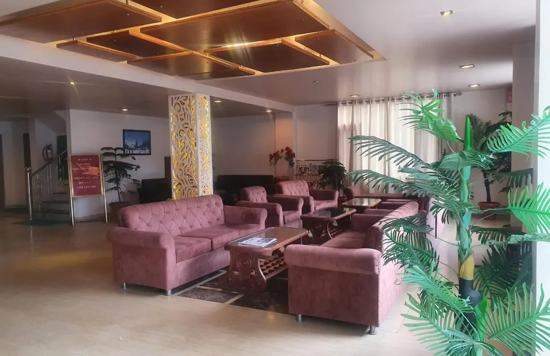 Manali Hotel Premium Park Paradise - Restaurant And Parking Facilities - Best Hotel In Manali-1