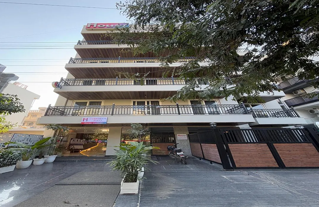 Housr Sector 45 Gurgaon Near Artemis Hospital-1
