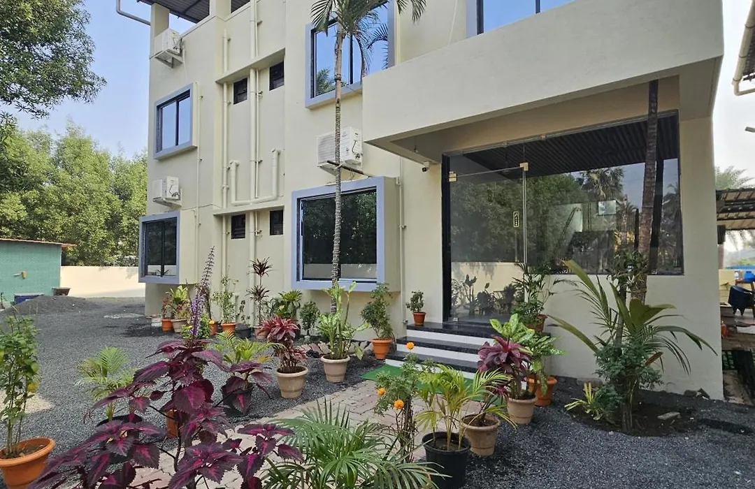 Cabana Rooms-1