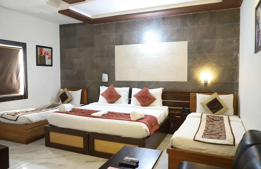 Optimum Tara Palace @ Taj-1