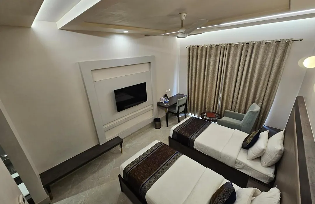 Hotel Abhinav International-1