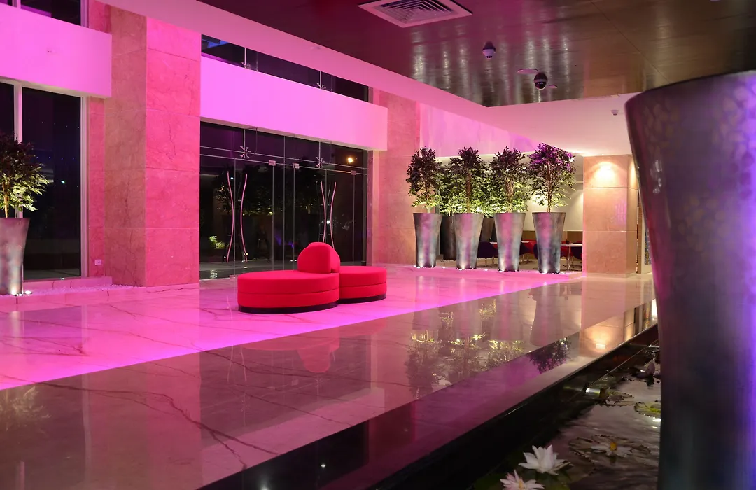 E Hotel-1