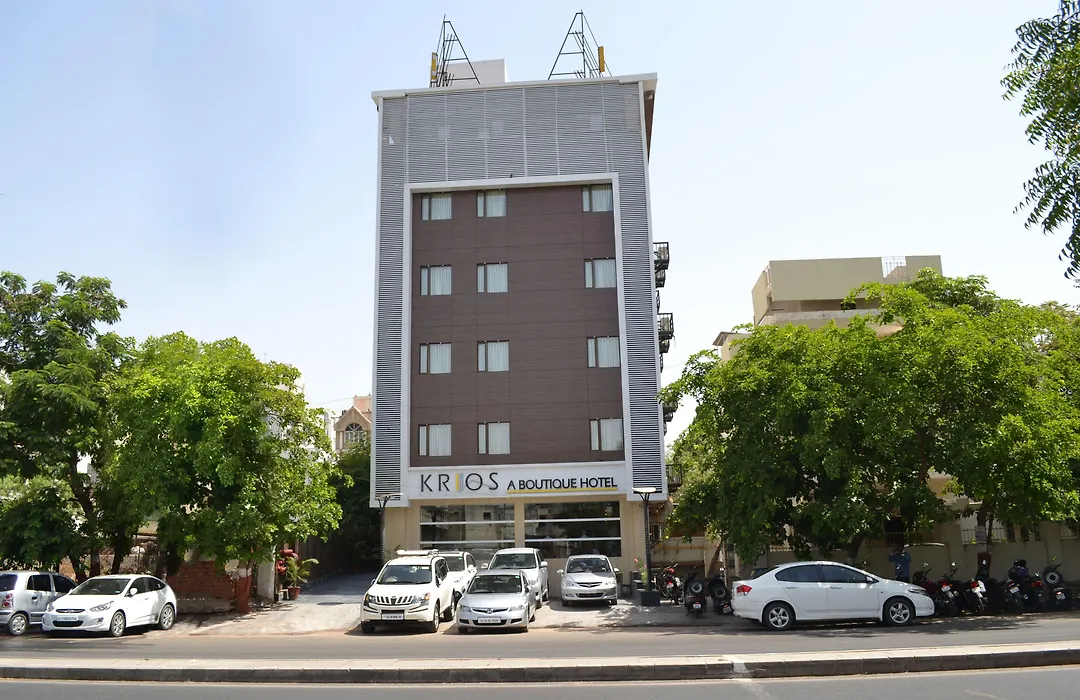 Oyo 1545 Hotel Shivani International-1