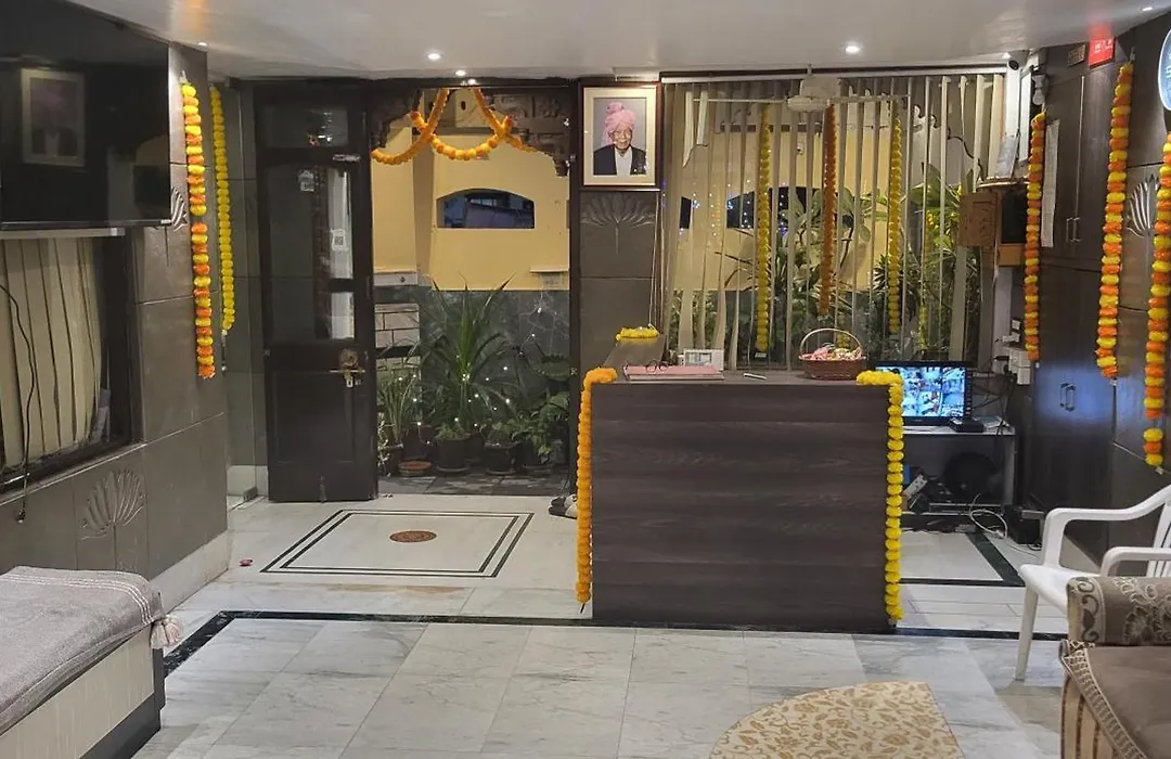 Hotel Rani Palace At Lake Fatehsagar-1