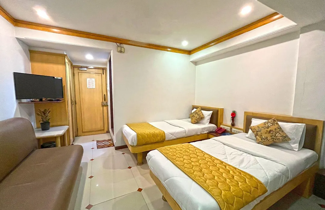 Hotel Parklane-1