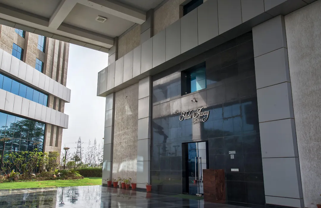 Hide Away Suites-1