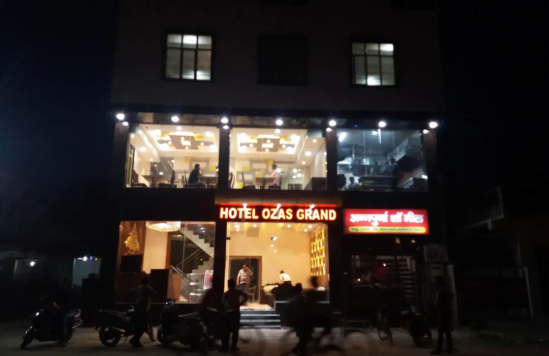 Hotel Ozas Grand-1