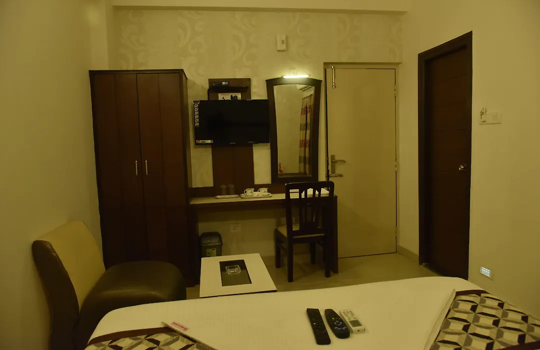 Hotel White Park-1