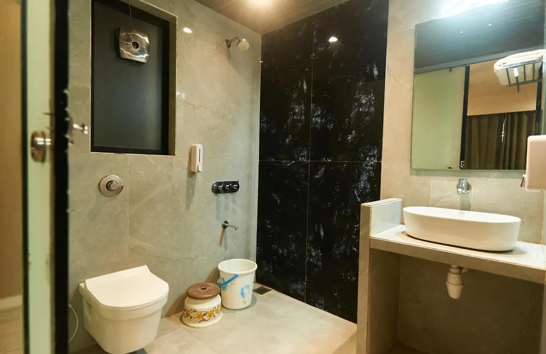Hotel Sai Palkhi Niwara-1