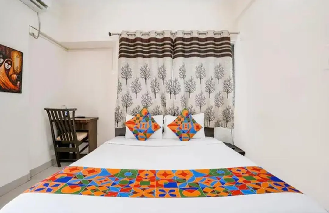 Fabhotel Vardhan House II-1