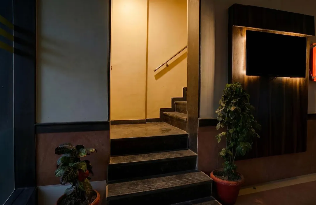 Super Townhouse Andheri Sakinaka Metro Formerly Hotel Amour-1