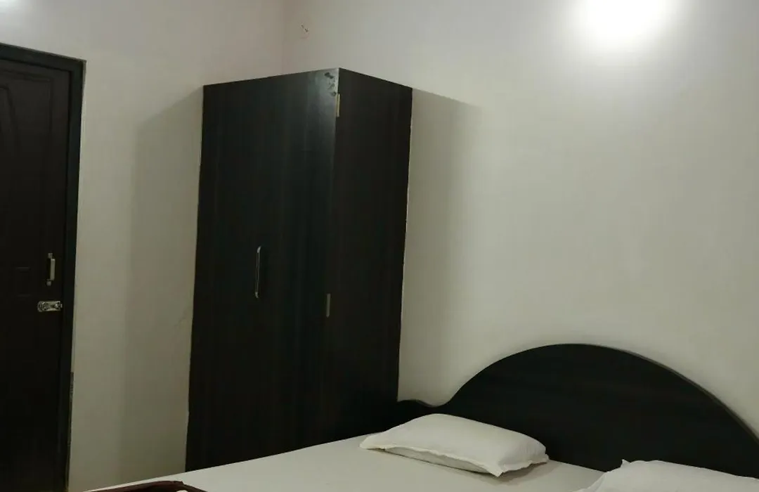 Hotel Gananjaya-1