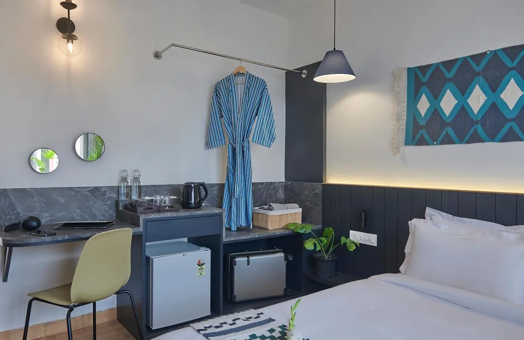Poshtel Vns-1