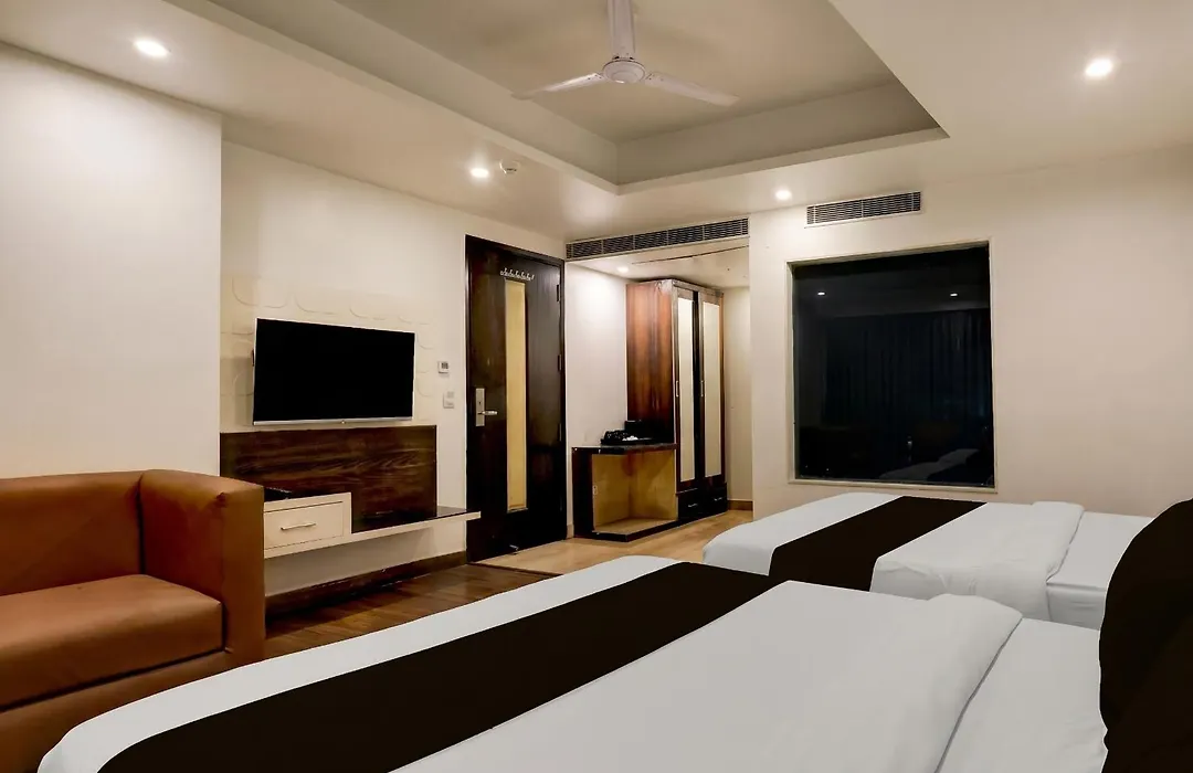 Townhouse Oak New Delhi Central Railway Junction Formerly Uppal International-1