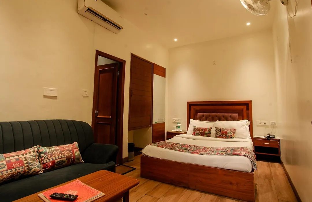 Jullundur Hotel & Restaurant-1