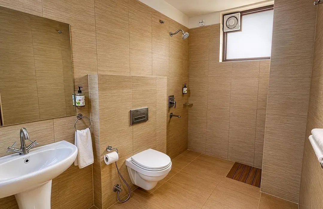 Amaira Hotels & Banquets Near Vaishali Metro Station-1