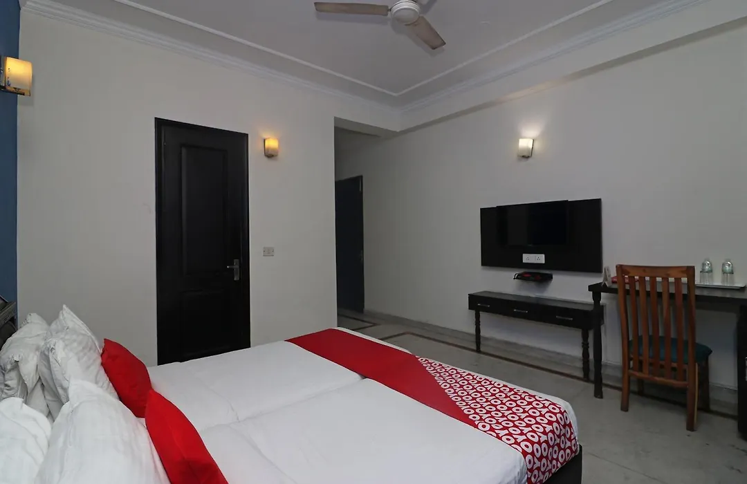 Hotel O Golden Cafe-1