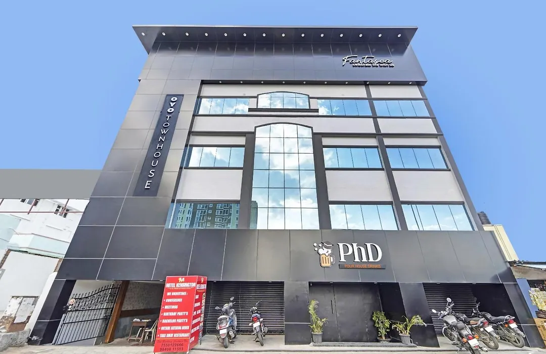 Super Townhouse Fantasea Hotels Near Omr-1