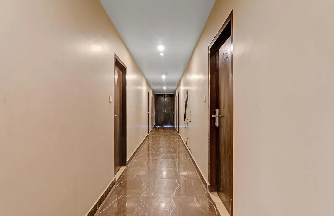 Super Townhouse Amaraa Hotel Near Phoenix Palassio-1