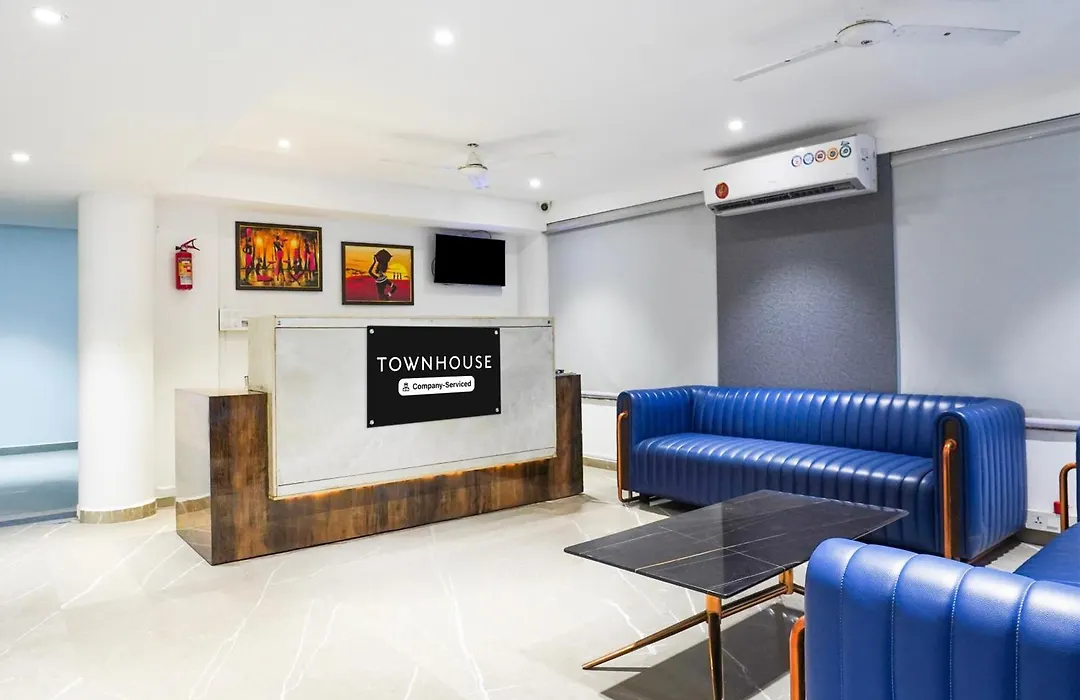 Super Townhouse Central Bazar Road Ramdaspeth-1