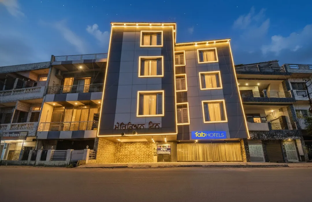 Fabhotel Meridian Inn-1