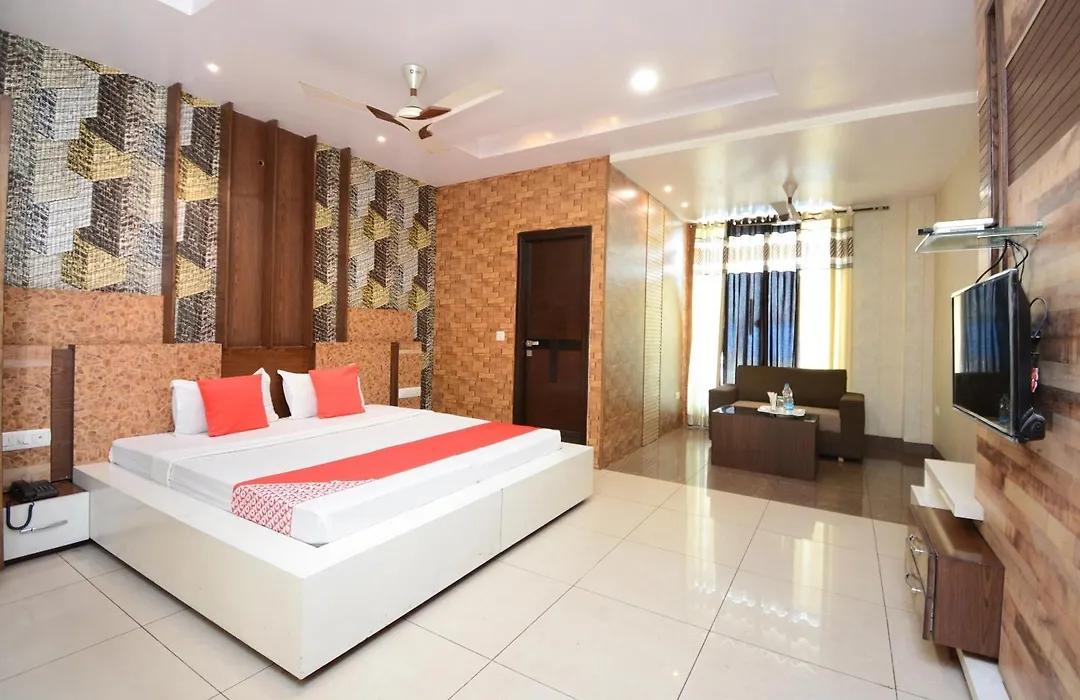 Hotel O Emblem-1