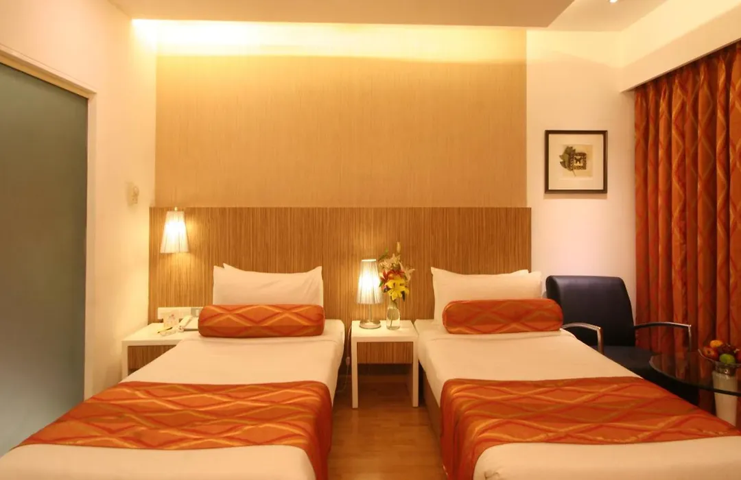 Hotel Fidalgo-1