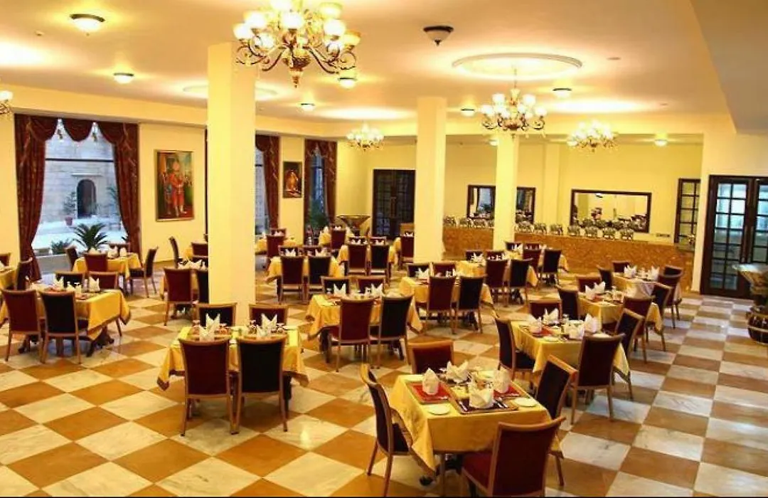 Clarks Inn Kaushambi-1