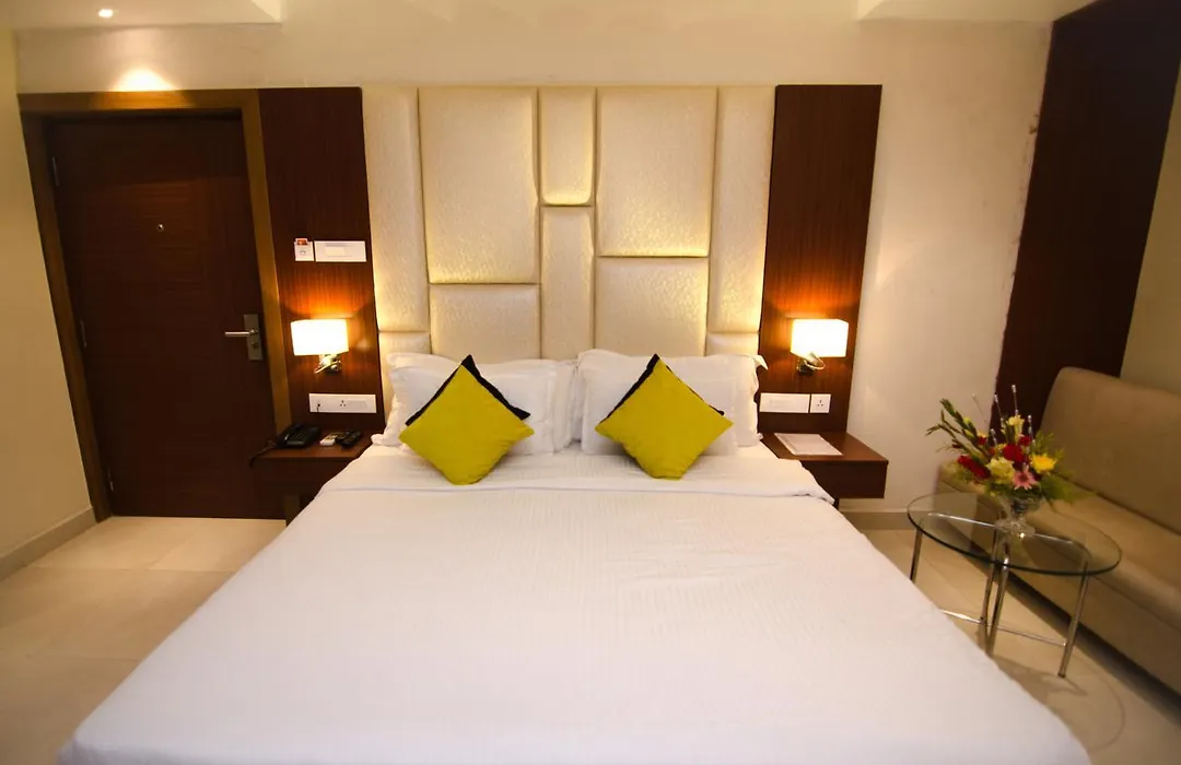 Aura hotel-1