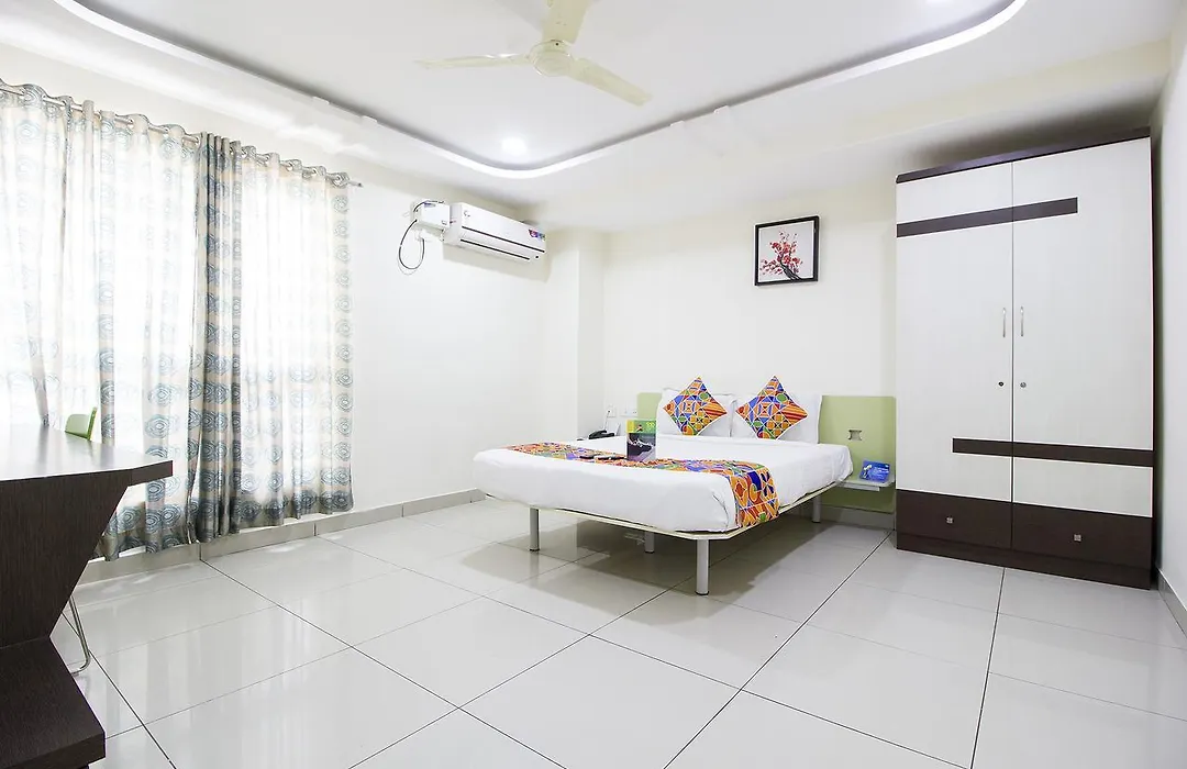 Fabhotel Siri Inn Madhapur - Fully Vaccinated Staff-1