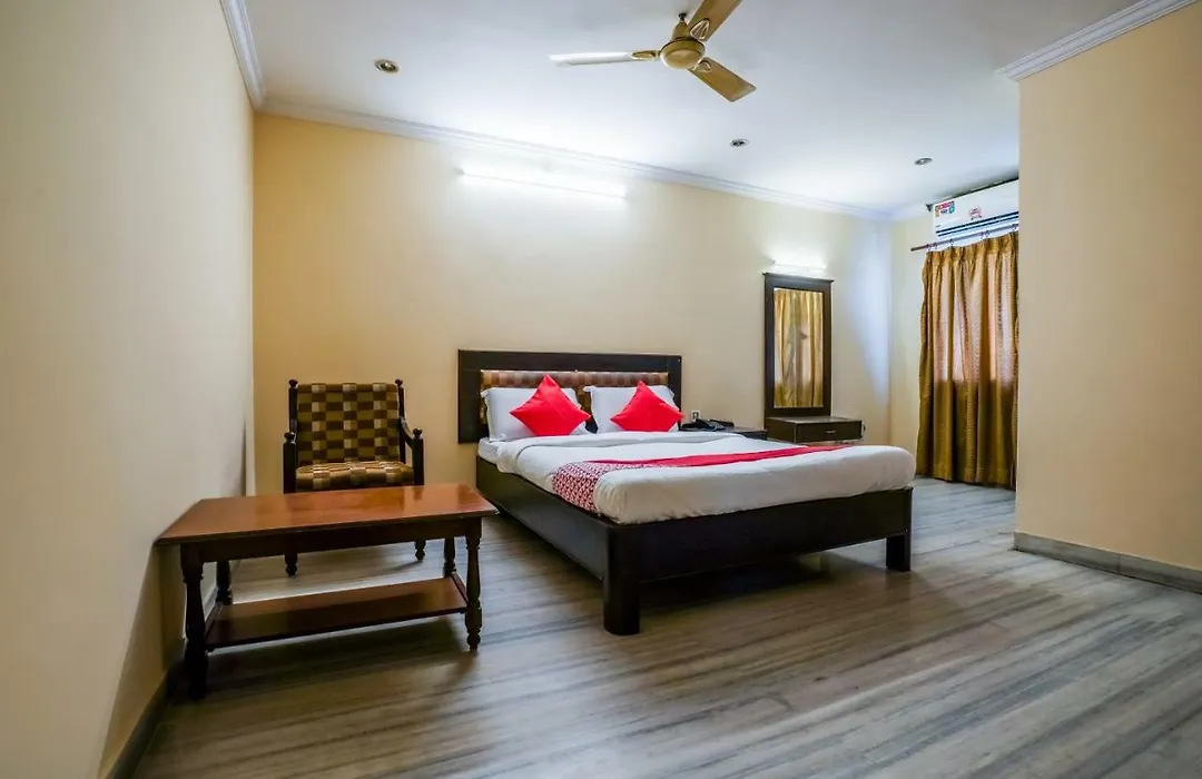 Oyo 18591 Hotel Samrat-1