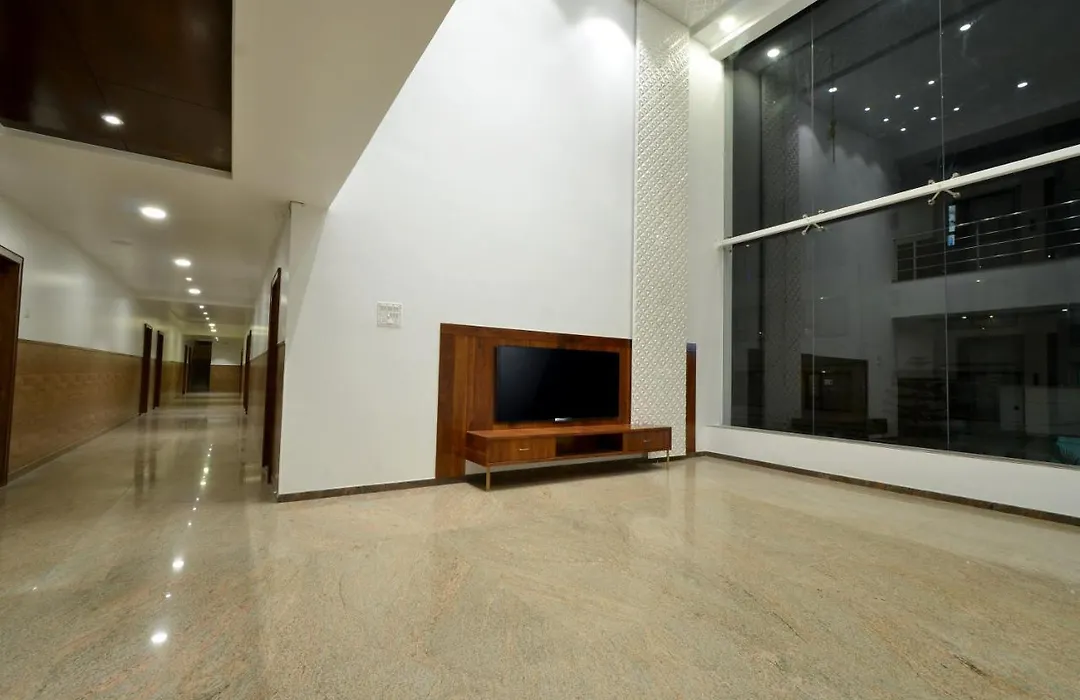 Hotel Dwarka Park-1