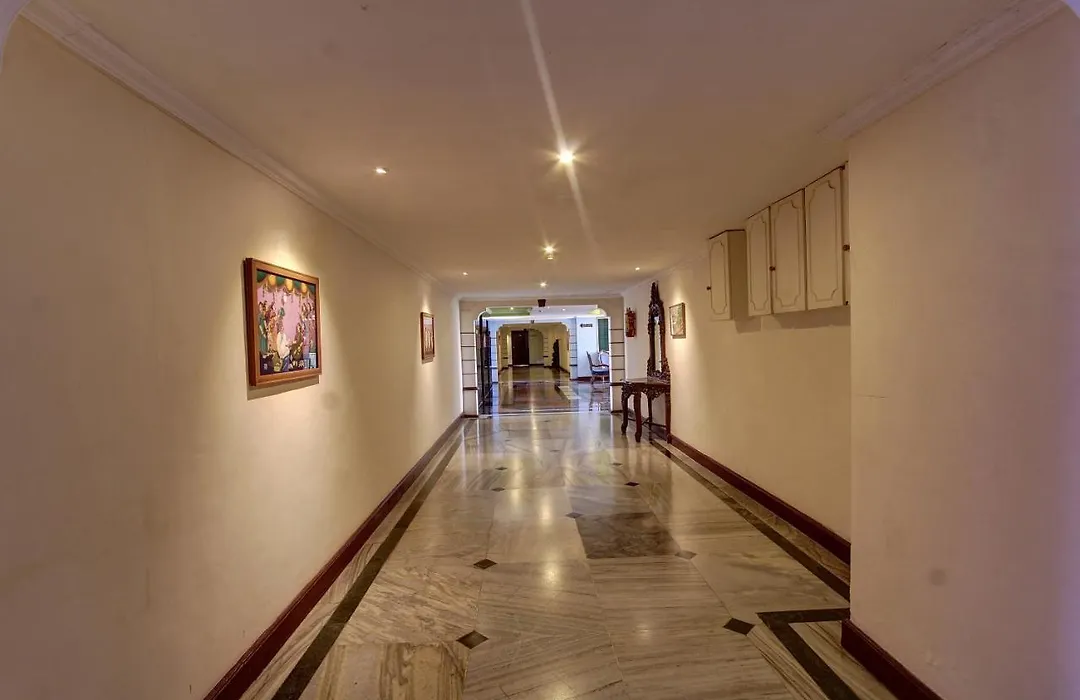 Spot On 33415 Hotel Oriental Towers-1