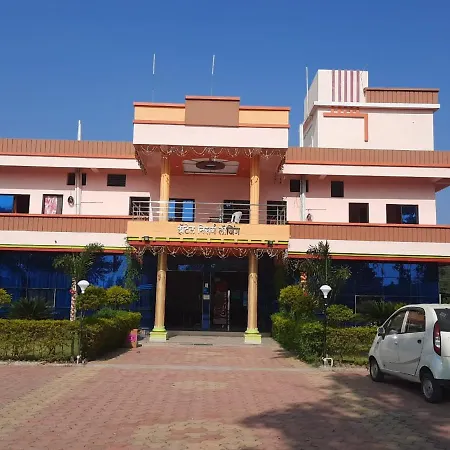 Hotel Nisarg Lodging And Restaurant-2